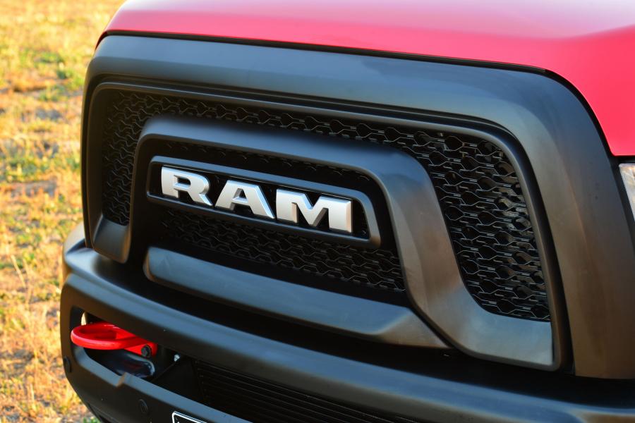 Детали экстерьера Dodge Ram 2500 Laramie Crew Cab Redback 2017 года  (AU) (фото 9 из 13)
